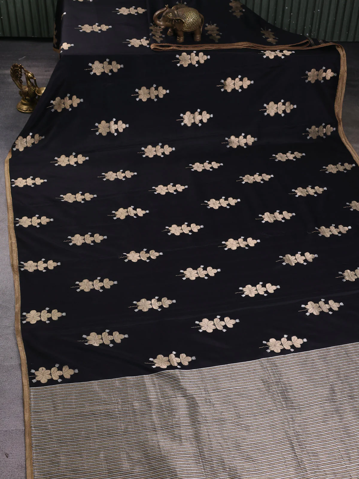 Black Banarasi Silk Saree - Image 2
