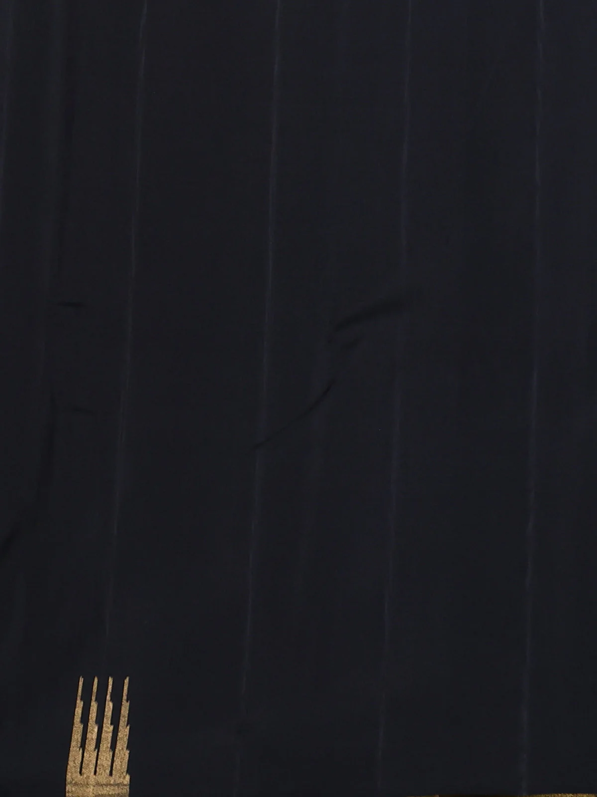 Black Pure Kanchipuram Silk Saree - Image 4