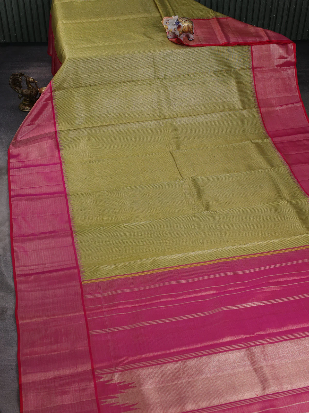 Lemon Yellow-Pink Pure Kanchipuram Silk Saree - Image 2