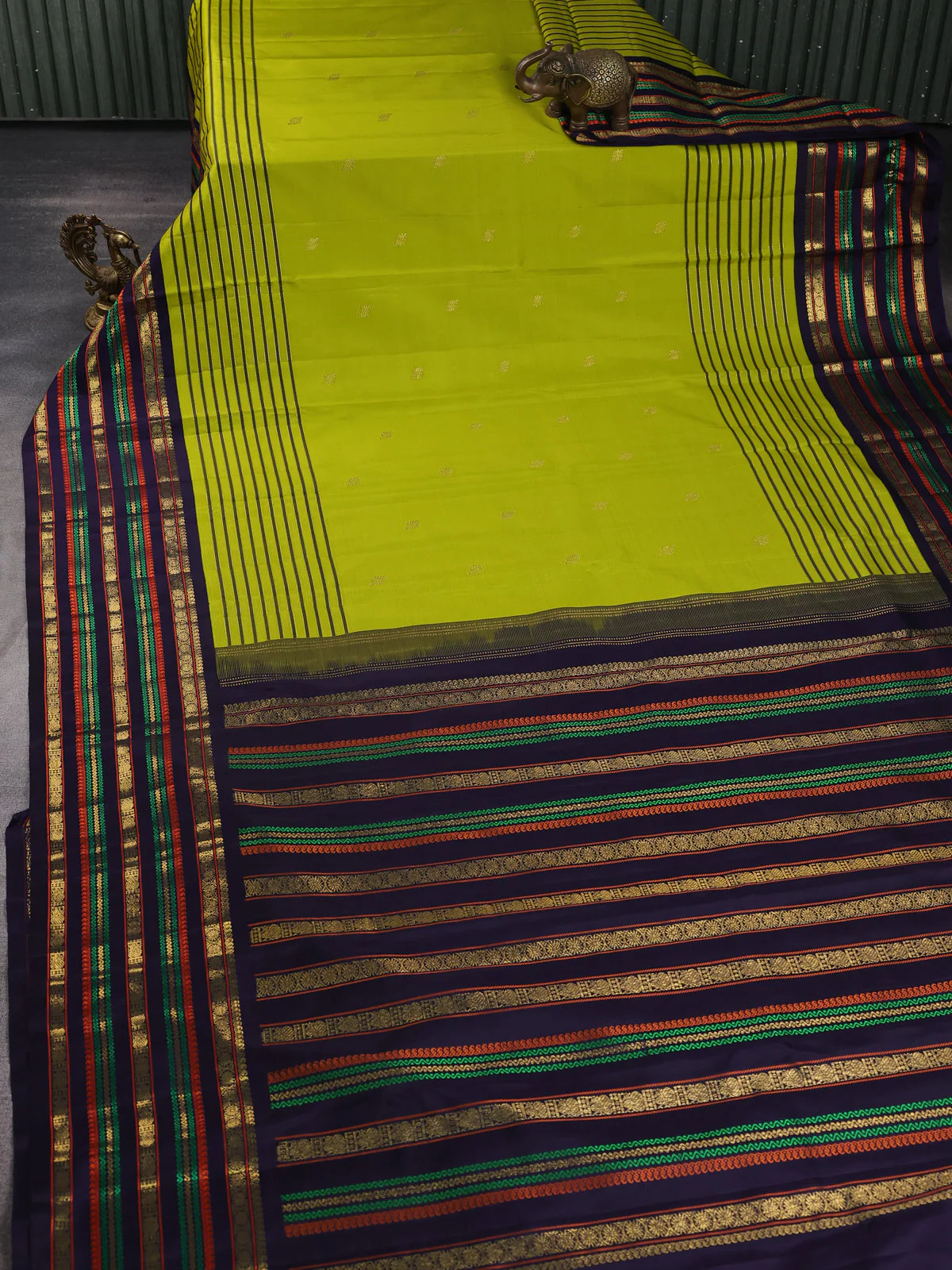 Lime Green - Navy Blue Pure Kanchipuram Silk Sare - Image 2