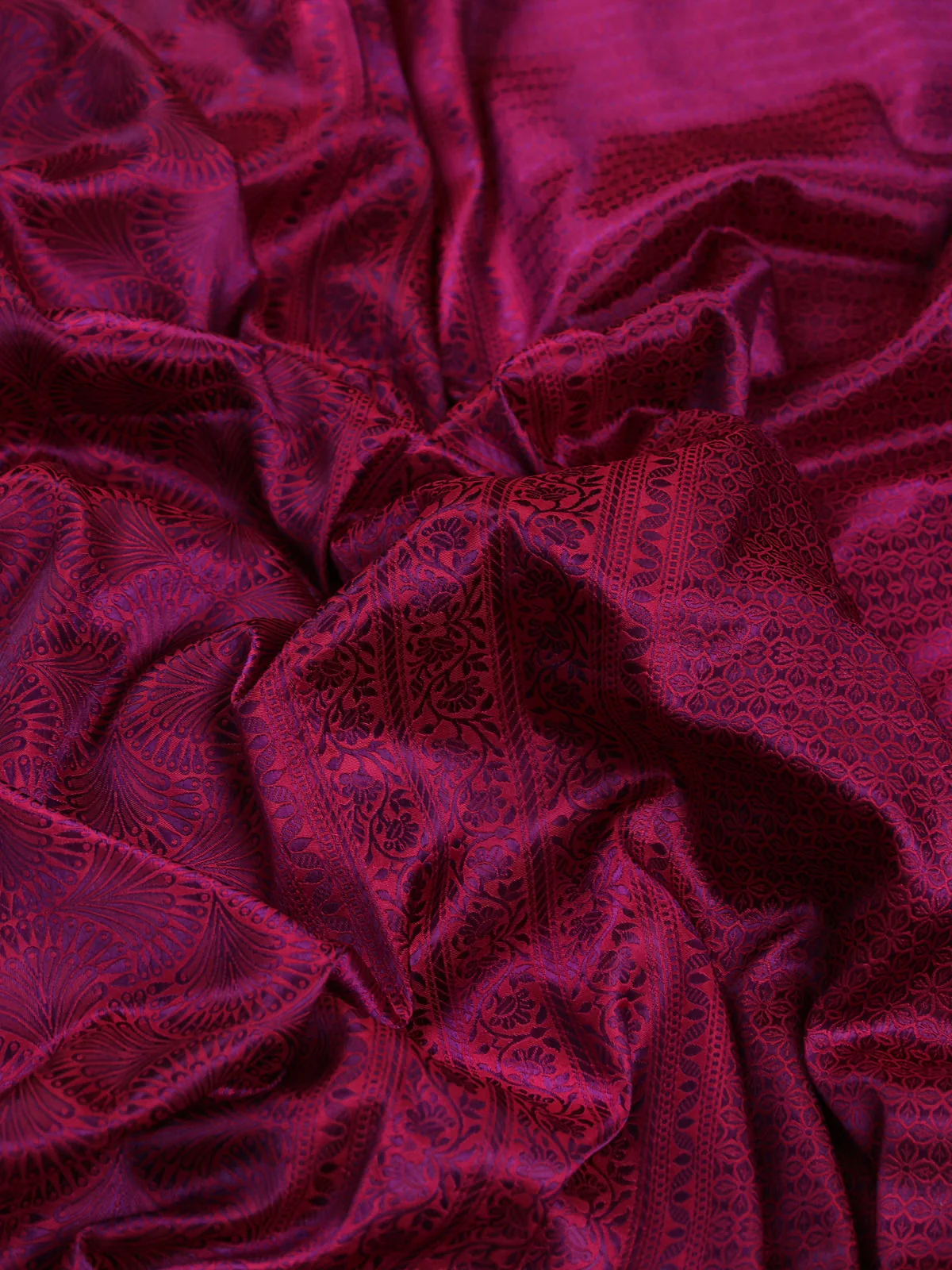 Magenta Banarasi Tanchoi Silk Saree - Image 3