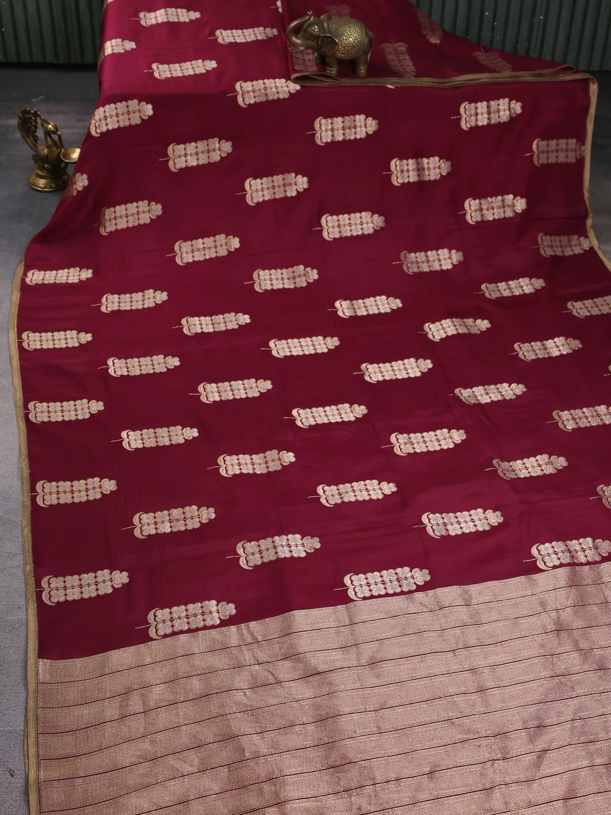 Maroon Banarasi Silk Saree - Image 2