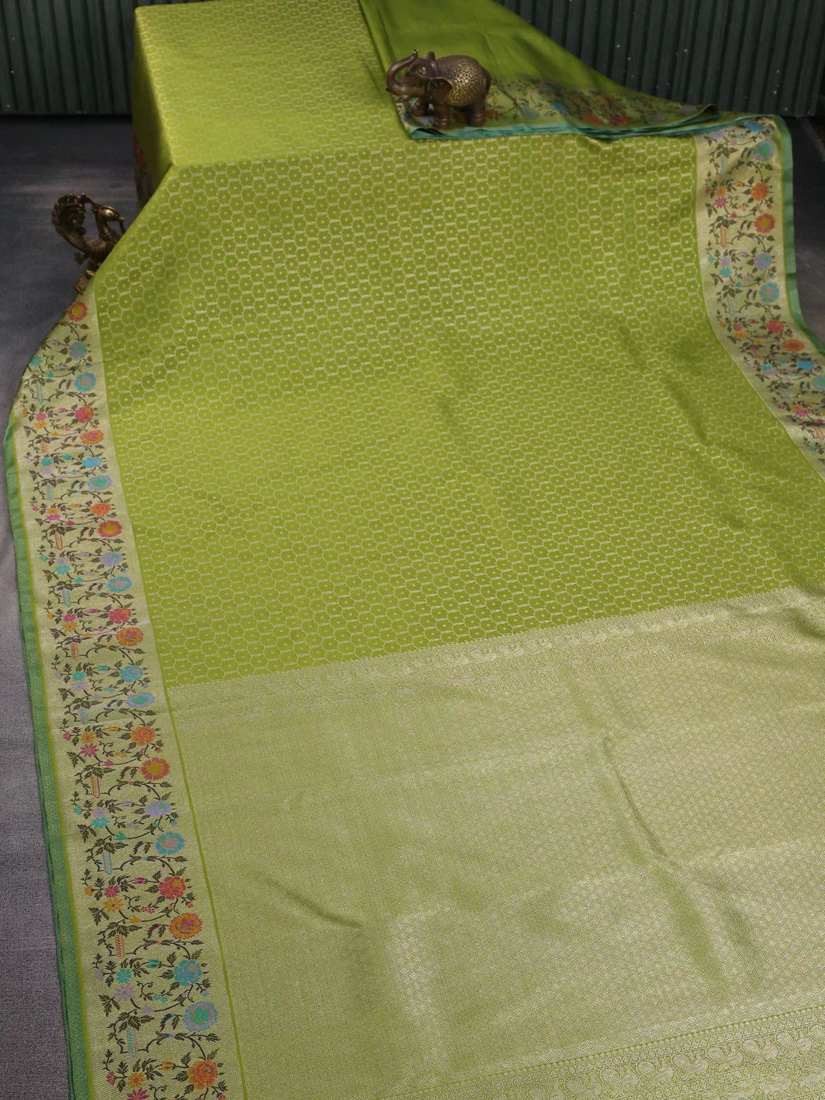 Mehendi Green Pure Kanchipuram Silk Saree - Image 2