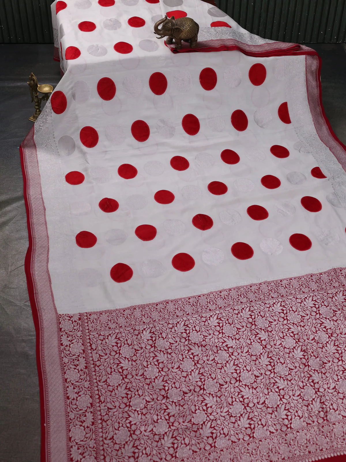 Off White -Red Banarasi Tussar Silk Saree - Image 2