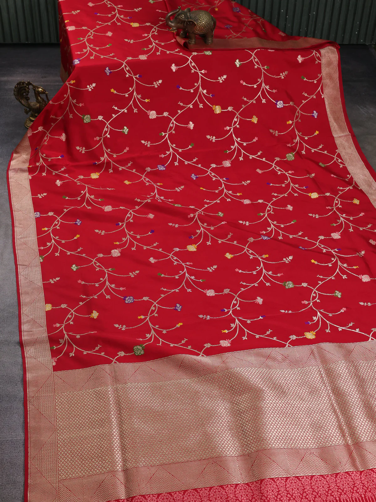 Red Banarasi Kadwa Silk Saree - Image 2