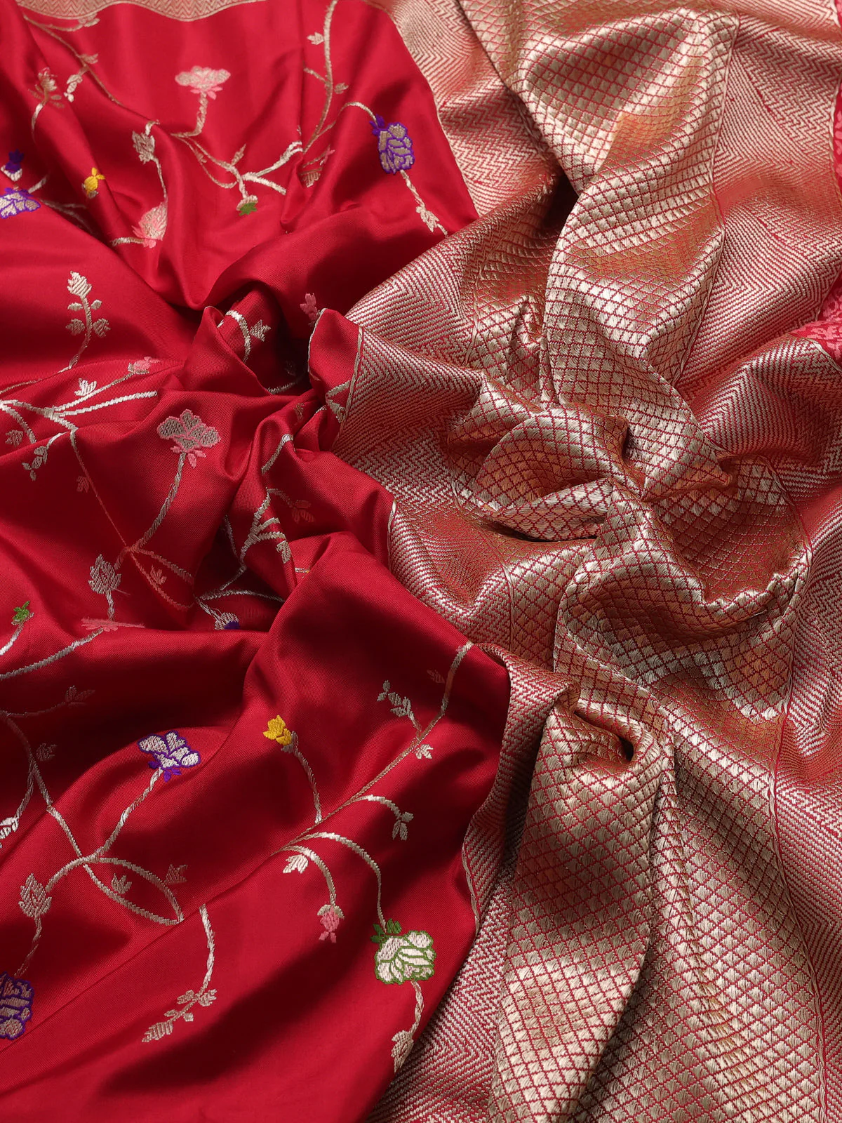 Red Banarasi Kadwa Silk Saree - Image 3