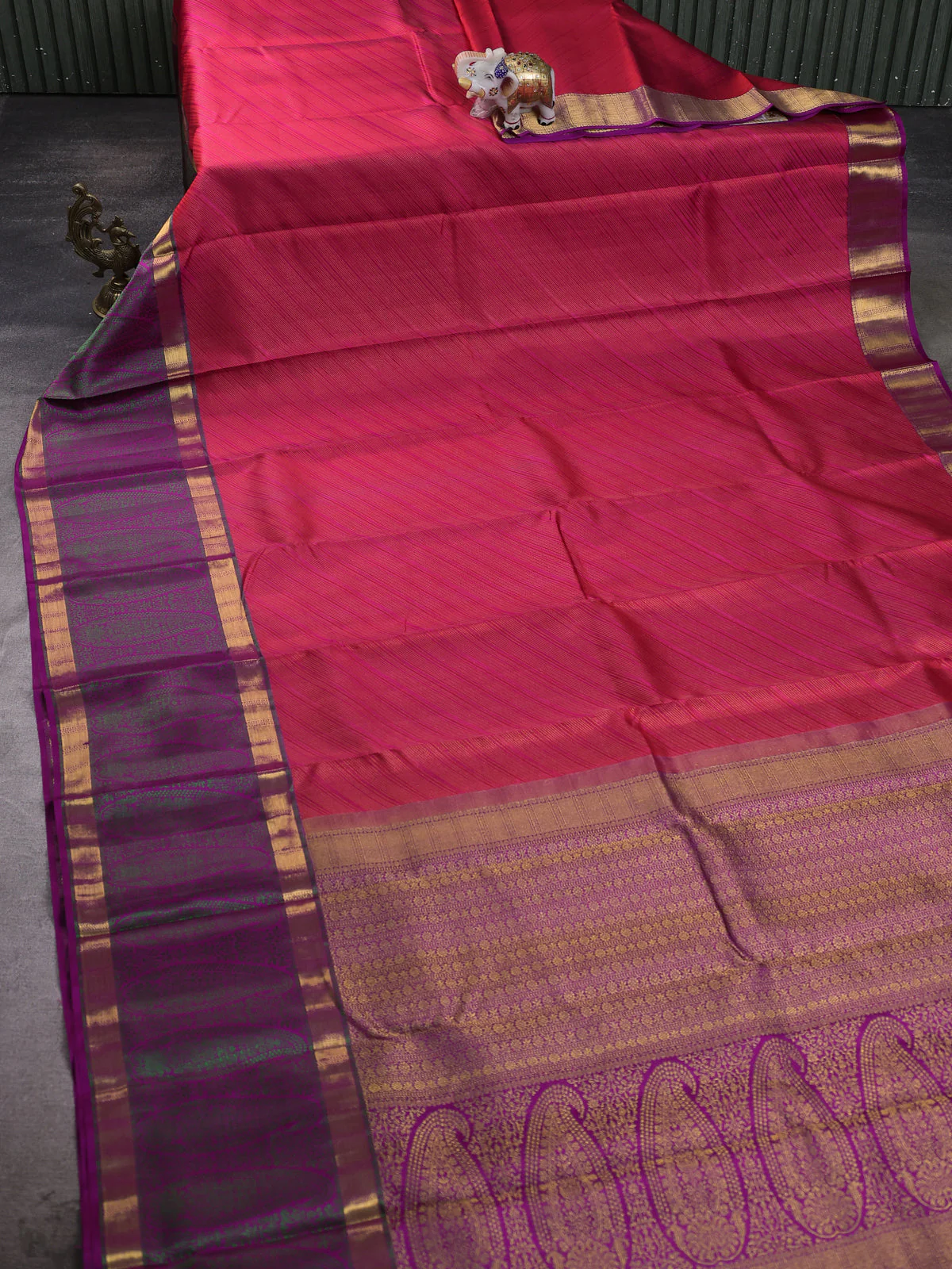 Red - Purple Pure Kanchipuram Silk Saree - Image 2